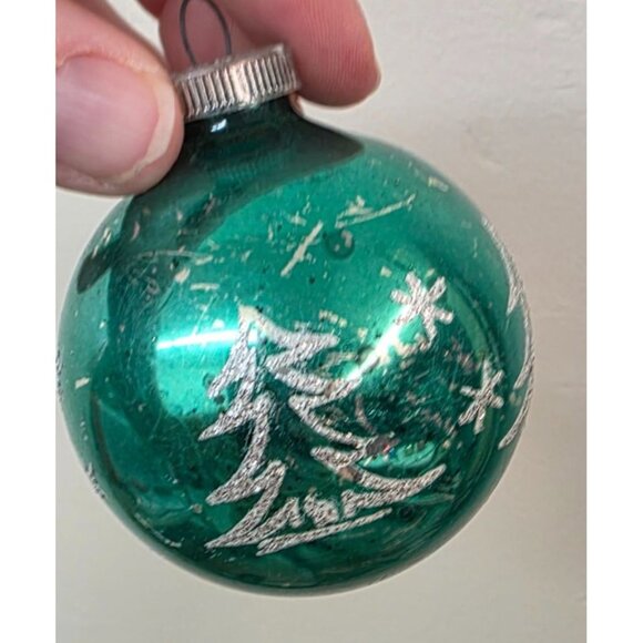 Vintage Glass Christmas Tree Snowflake Mica Stenciled Christmas Ornaments - Picture 4 of 6